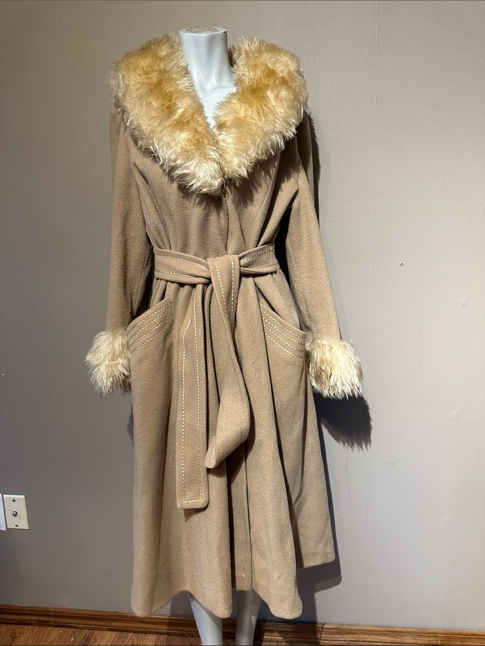 Penny Lane coat fur belted vintage 1960s